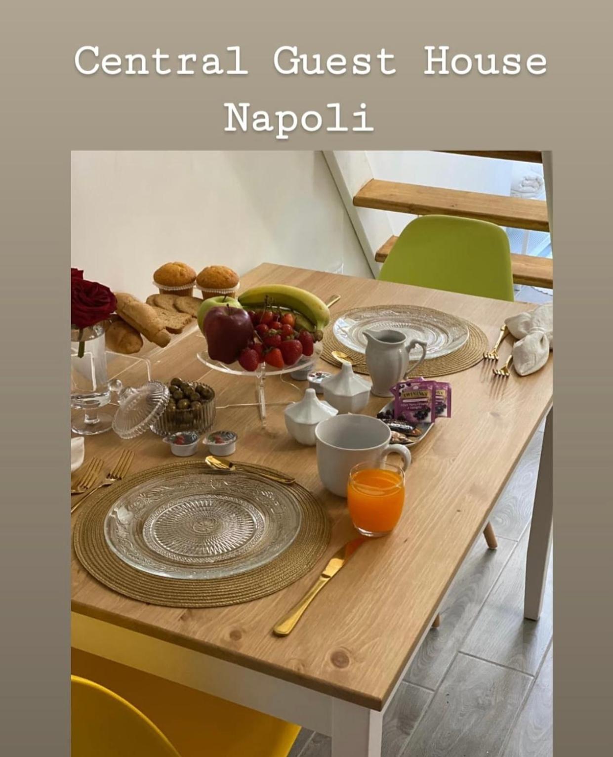 Central Guest House Nápoles